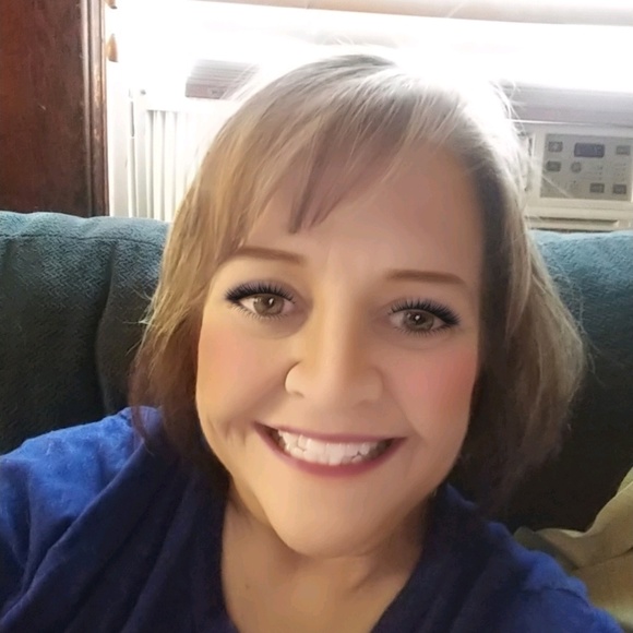 Meet your Posher, Michelle - Picture 1 of 1